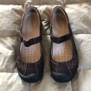 Keen brown leather Mary Janes